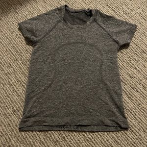 Lululemon Race length Swiftly Tech In Dark Grey; Size 4